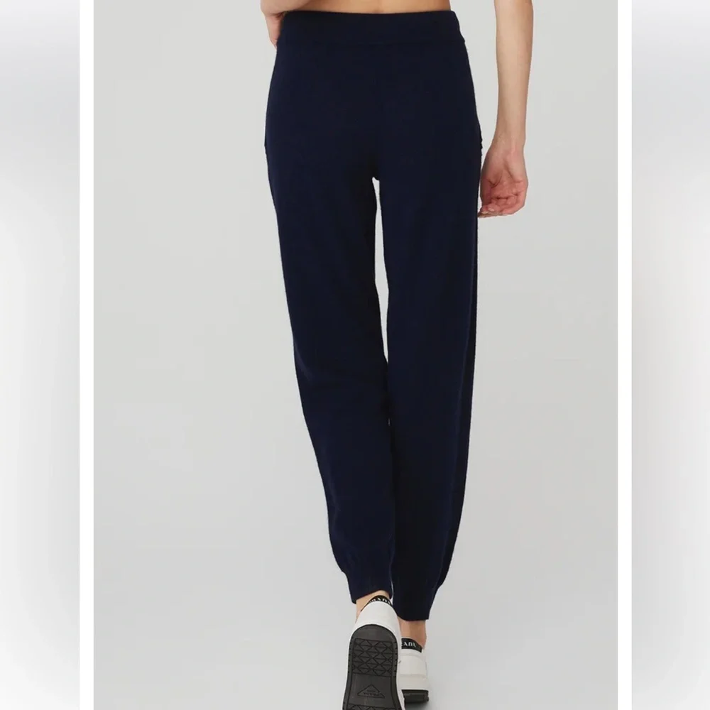 ALO Yoga Black Textured Fabric